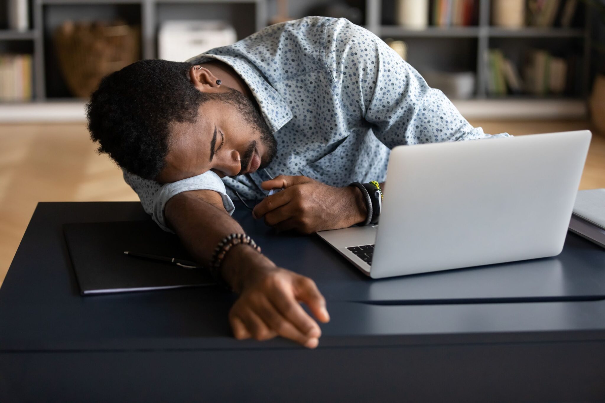 Fatigue: Causes and ways to deal with it - Ginsomin